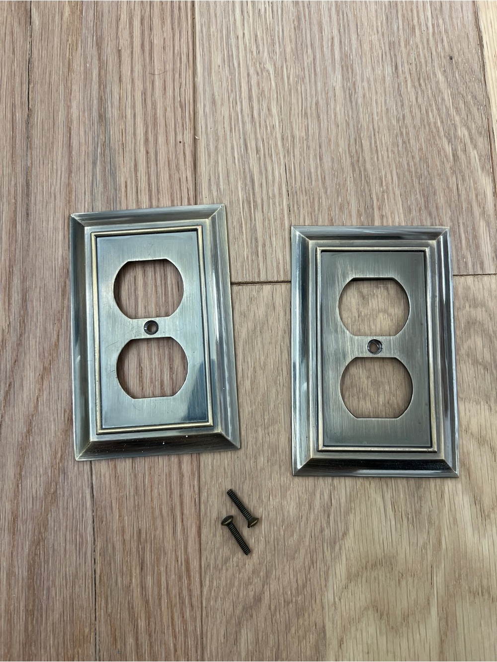 LHMC Liberty Hardware 2005 Metal Light Outlet Plate Cover